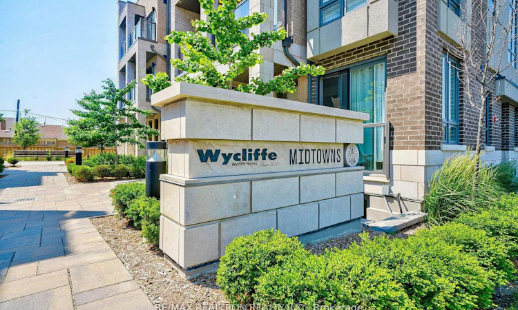 73-721 Lawrence Avenue W