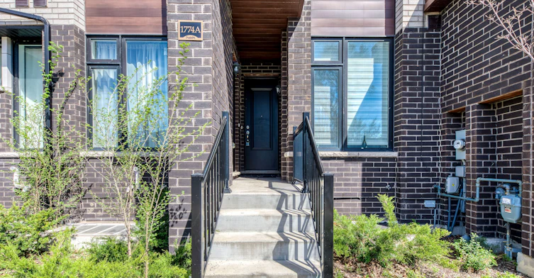 Upper-1 - 1774A Lawrence Avenue W, Toronto, ON, M6L 0A3 - 3