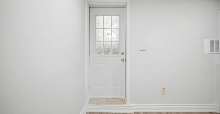 Lower Level-28 Pennsylvania Avenue, Brampton, ON, L6Y 4N7 - 6