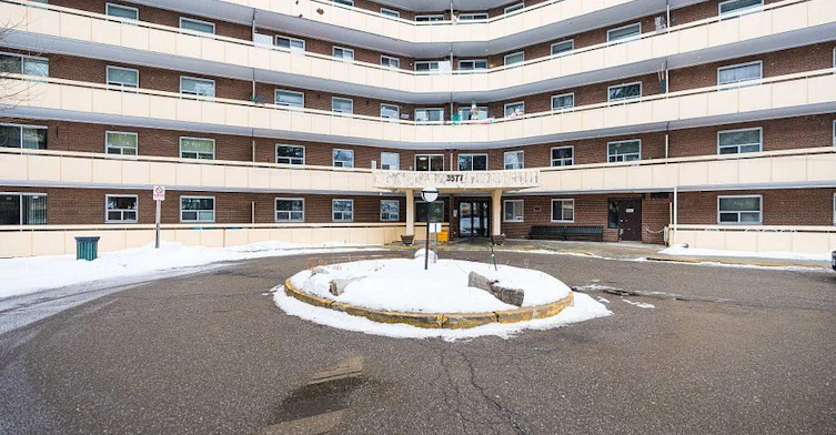 207-3577 Derry Road, Mississauga, ON, L4T 1B3 - 2