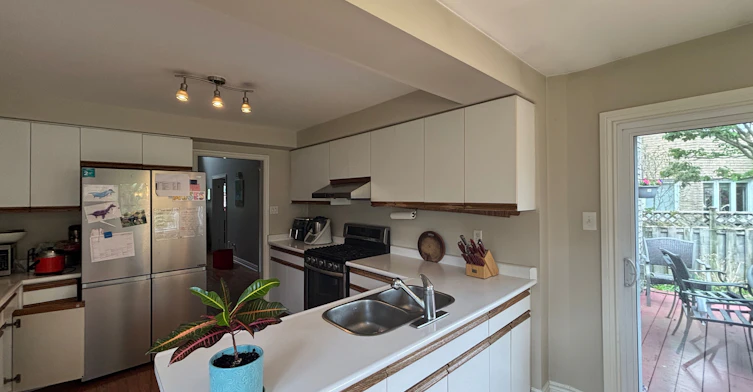 MAIN-1284 Creekside Drive, Oakville, ON, L6H 4Y5 - 4