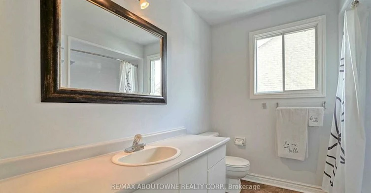 MAIN-1284 Creekside Drive, Oakville, ON, L6H 4Y5 - 16