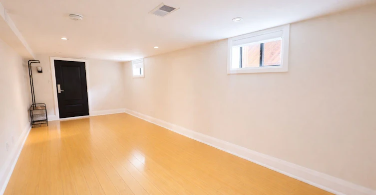 Lower Level-32 Harrow Drive, Toronto, ON, M6M 2X3 - 3