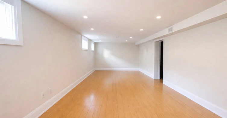 Lower Level-32 Harrow Drive, Toronto, ON, M6M 2X3 - 4