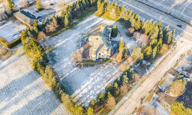 2 Edgeforest Drive