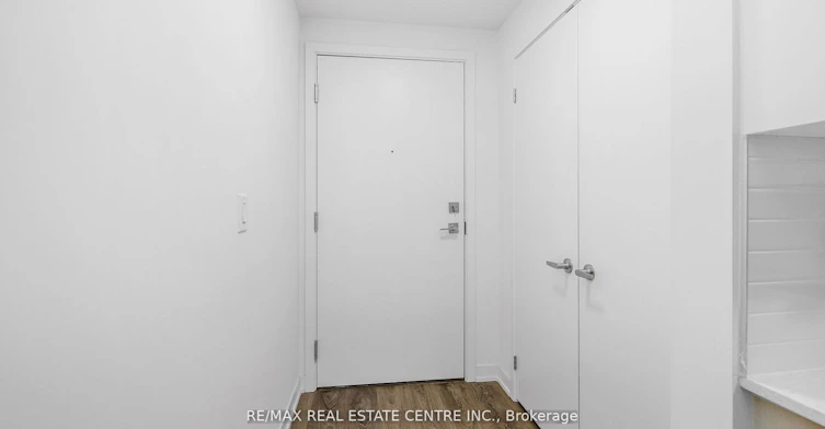 602-160 Canon Jackson Drive, Toronto, ON, M6M 0B6 - 9