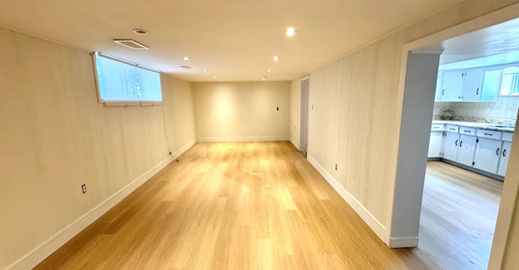 Lower-36 Ashmore Avenue, Toronto, ON, M8Z 4C4 - 6