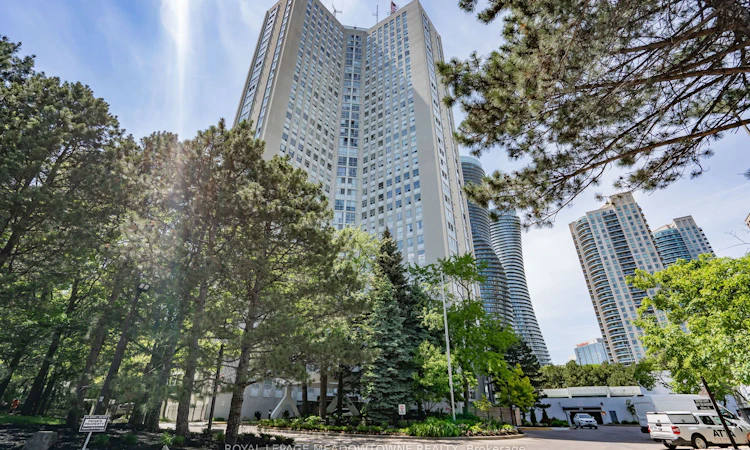 3303-3650 Kaneff Crescent