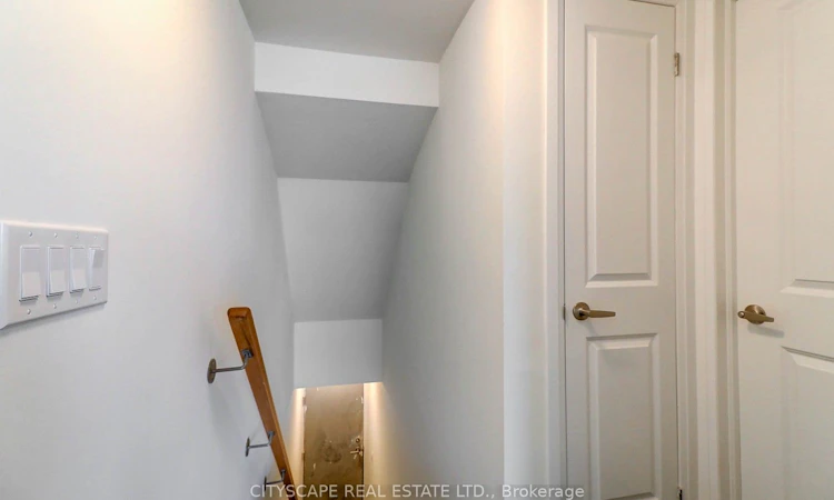 4-142 William Duncan Road
