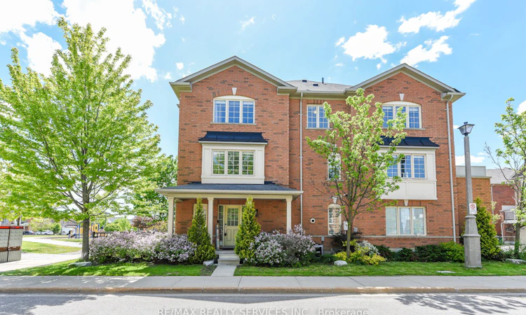 15 Peach Drive S