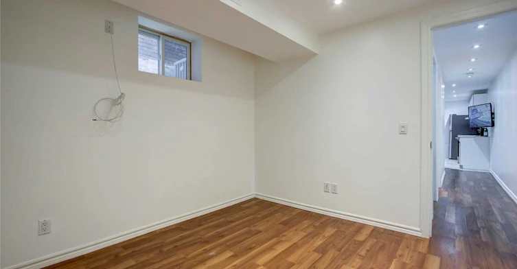 Lower-1012 Ossington Avenue, Toronto, ON, M6G 3V6 - 10