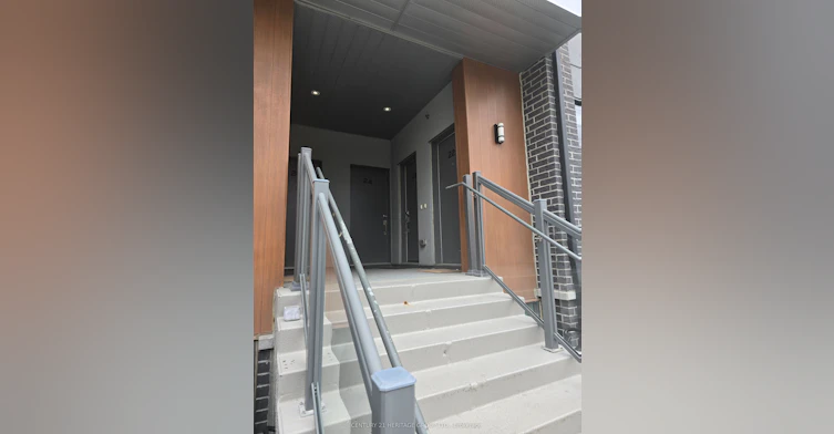 22-680 Atwater Avenue, Mississauga, ON, L5G 0B6