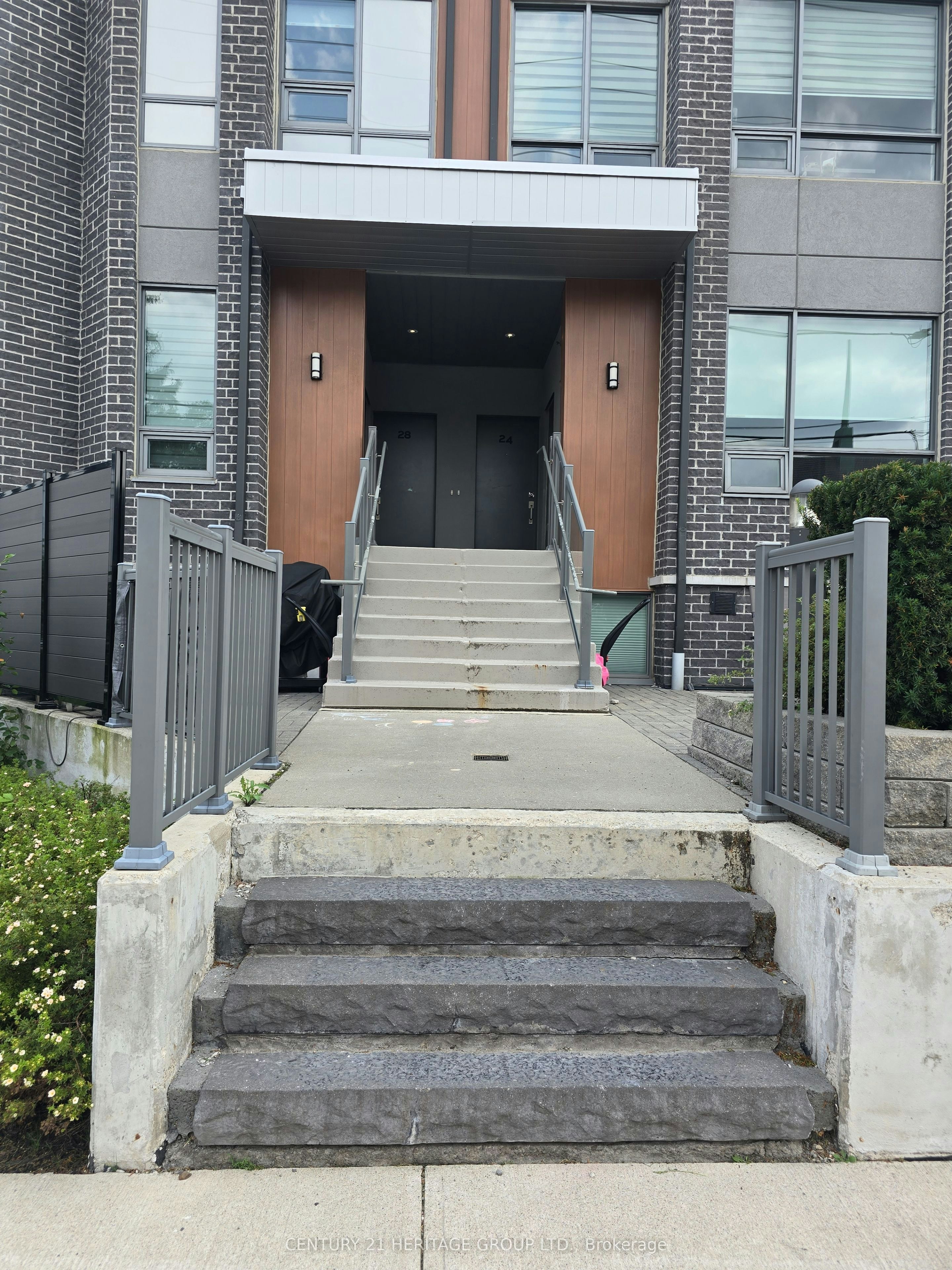 22-680 Atwater Avenue, Mississauga, ON, L5G 0B6