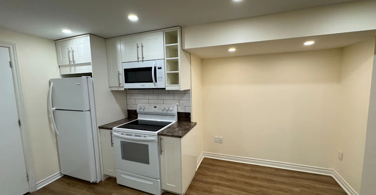 BSMT-102 Paulart Drive, Toronto, ON, M9B 3V9 - 5