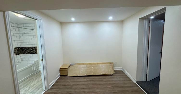 BSMT-102 Paulart Drive, Toronto, ON, M9B 3V9 - 13