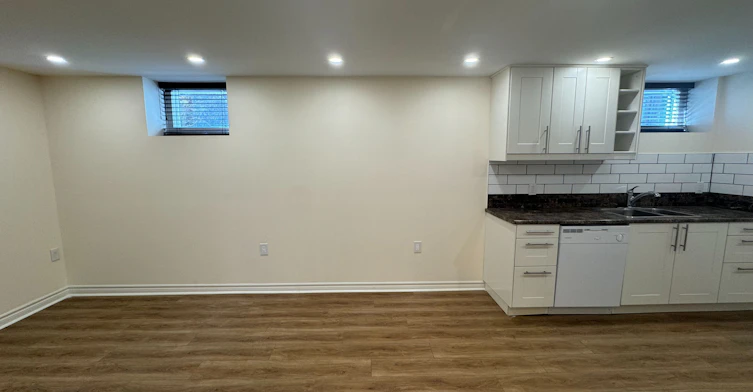 BSMT-102 Paulart Drive, Toronto, ON, M9B 3V9 - 7