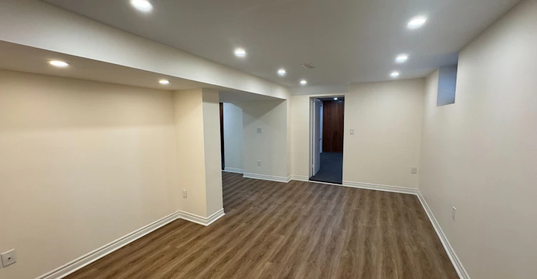 BSMT-102 Paulart Drive, Toronto, ON, M9B 3V9 - 10