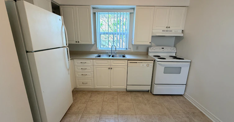 3-32 Heman Street, Toronto, ON, M8V 1X5 - 8