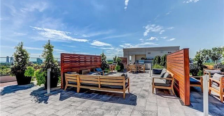 825-1 Old Mill Drive, Toronto, ON, M6S 0A1 - 6