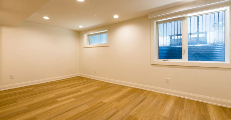 Bsmt-23 Decarie Circle, Toronto, ON, M9B 3H6 - 12