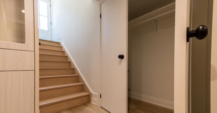 Bsmt-23 Decarie Circle, Toronto, ON, M9B 3H6 - 3