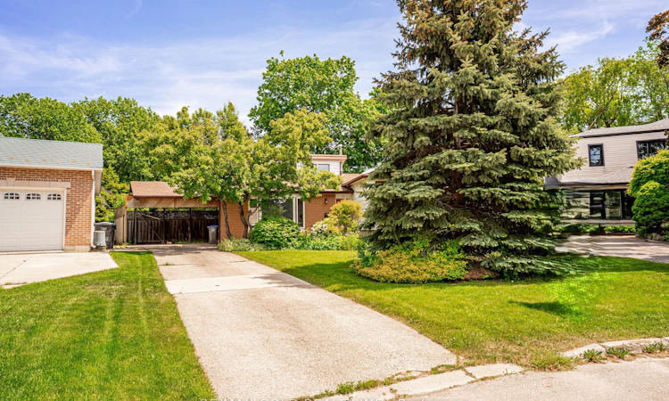 16 Donalda Place