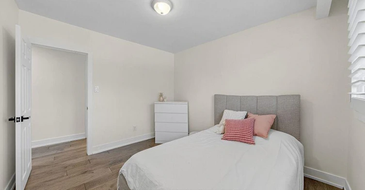 37 Cherry Post Crescent, Toronto, ON, M9C 2J9 - 22