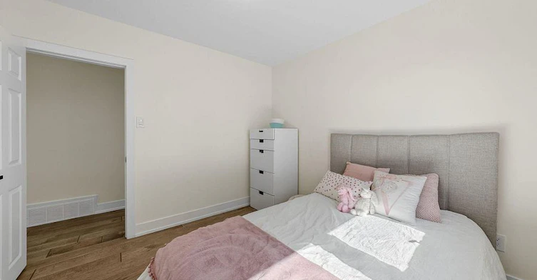 37 Cherry Post Crescent, Toronto, ON, M9C 2J9 - 23