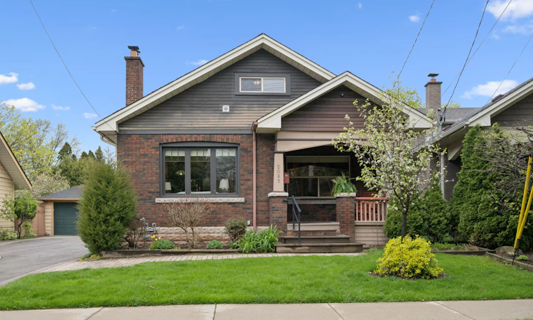 2085 Emerald Crescent
