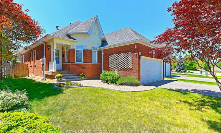16 Harrop Avenue