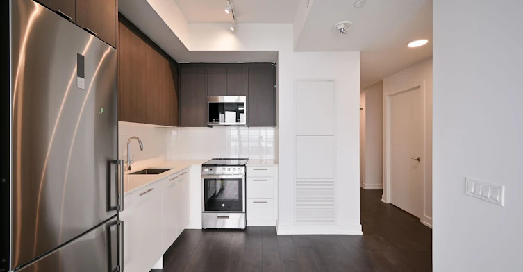 1010-215 Veterans Drive, Brampton, ON, L7A 0B6 - 4