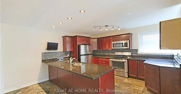 580 Taplow Crescent, Oakville, ON, L6L 4W2 - 5