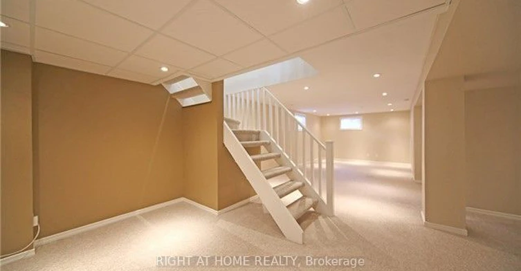 580 Taplow Crescent, Oakville, ON, L6L 4W2 - 11
