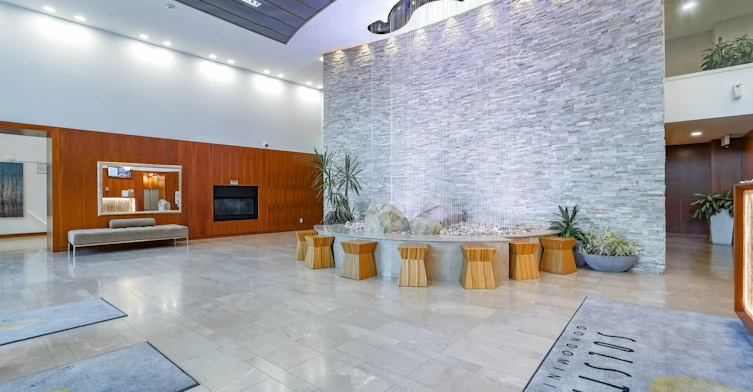 907-225 Webb Drive, Mississauga, ON, L5B 3Y5 - 3