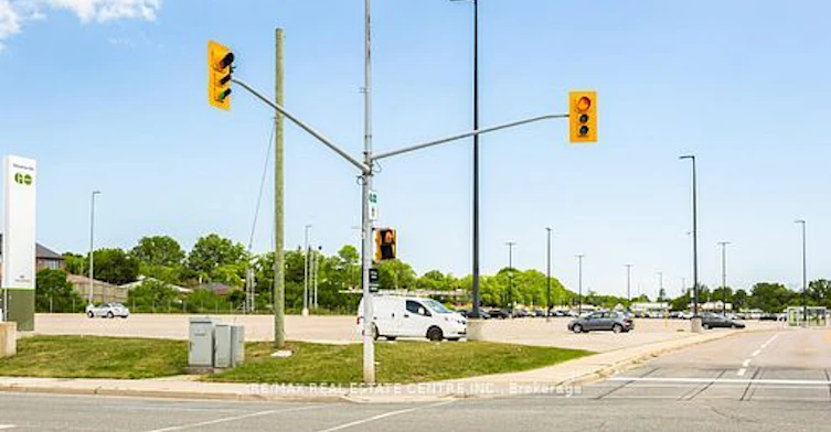 204-271 Queen Street S, Mississauga, ON, L5M 1L9 - 26