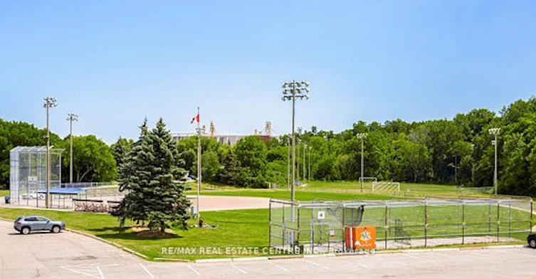 204-271 Queen Street S, Mississauga, ON, L5M 1L9 - 21