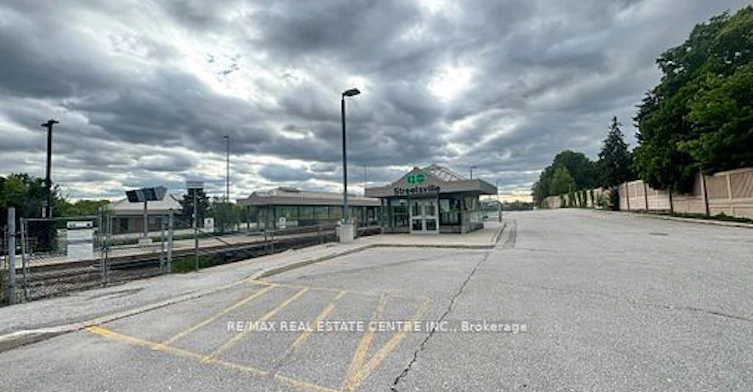 204-271 Queen Street S, Mississauga, ON, L5M 1L9 - 27