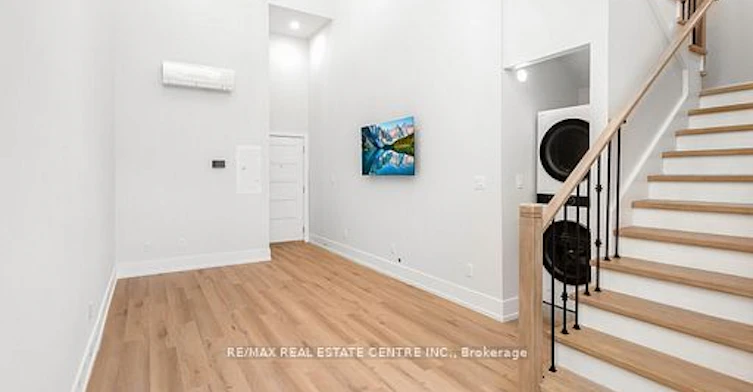 204-271 Queen Street S, Mississauga, ON, L5M 1L9 - 8