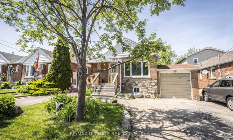 1006 Castlefield Avenue