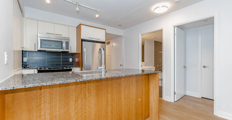 705-5 Valhalla Inn Road, Toronto, ON, M9B 1S9 - 21