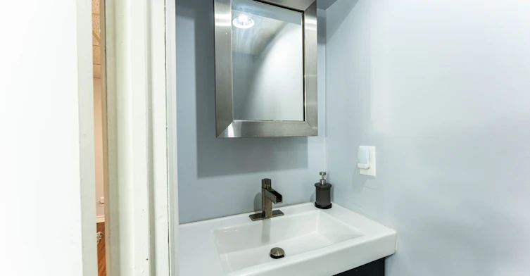 25 Hun Crescent, Toronto, ON, M9V 4G3 - 44