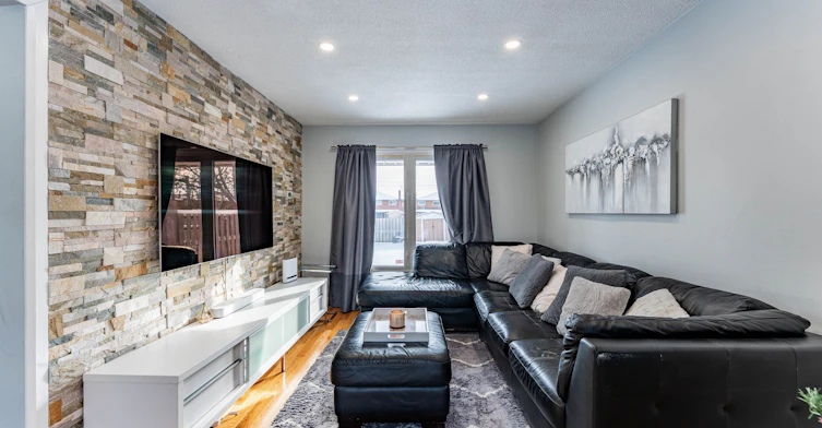 25 Hun Crescent, Toronto, ON, M9V 4G3 - 18
