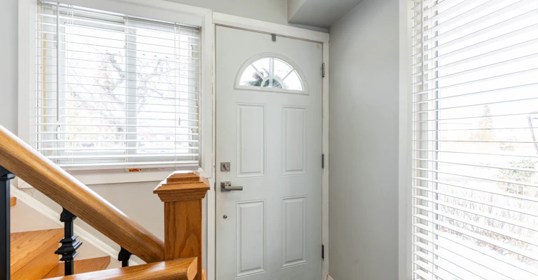 25 Hun Crescent, Toronto, ON, M9V 4G3 - 2