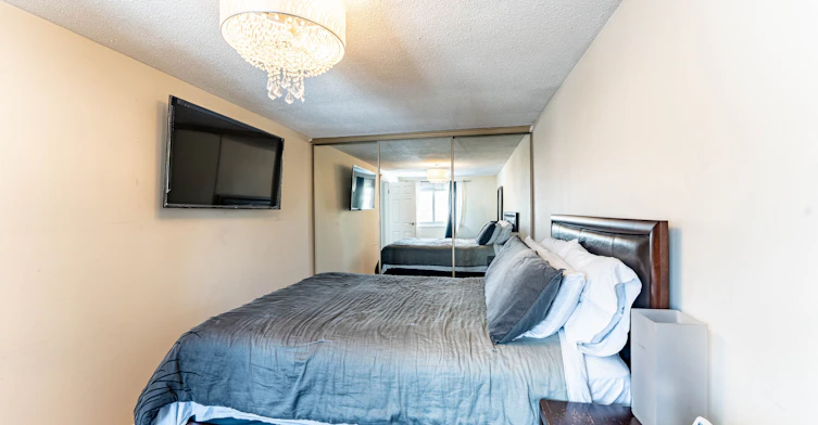 25 Hun Crescent, Toronto, ON, M9V 4G3 - 26