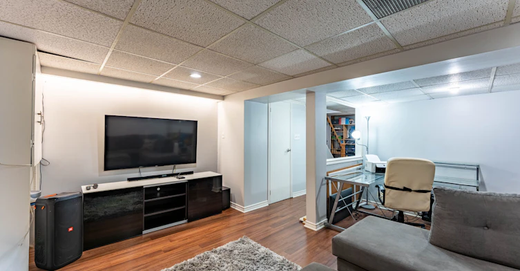 25 Hun Crescent, Toronto, ON, M9V 4G3 - 40