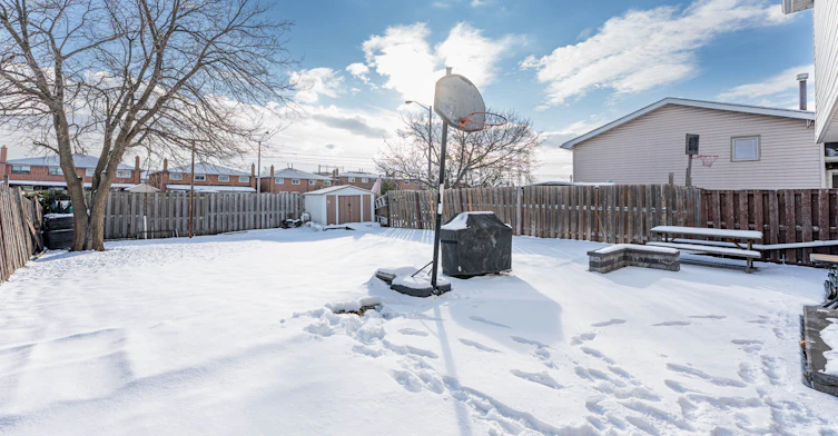 25 Hun Crescent, Toronto, ON, M9V 4G3 - 48
