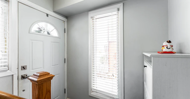 25 Hun Crescent, Toronto, ON, M9V 4G3 - 3