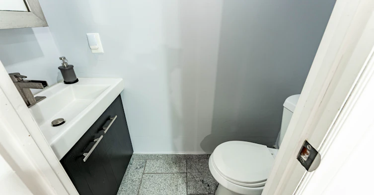 25 Hun Crescent, Toronto, ON, M9V 4G3 - 43