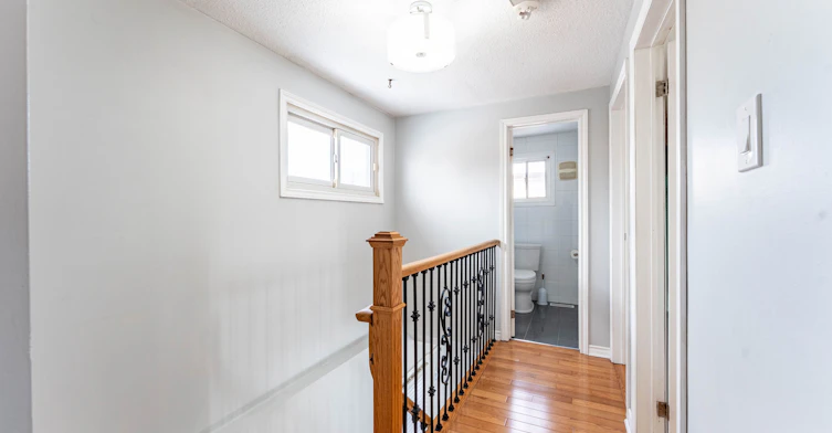 25 Hun Crescent, Toronto, ON, M9V 4G3 - 24