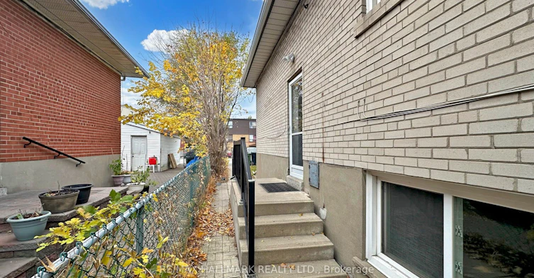 lower-3572 Dufferin Street, Toronto, ON, M3K 1N1 - 25